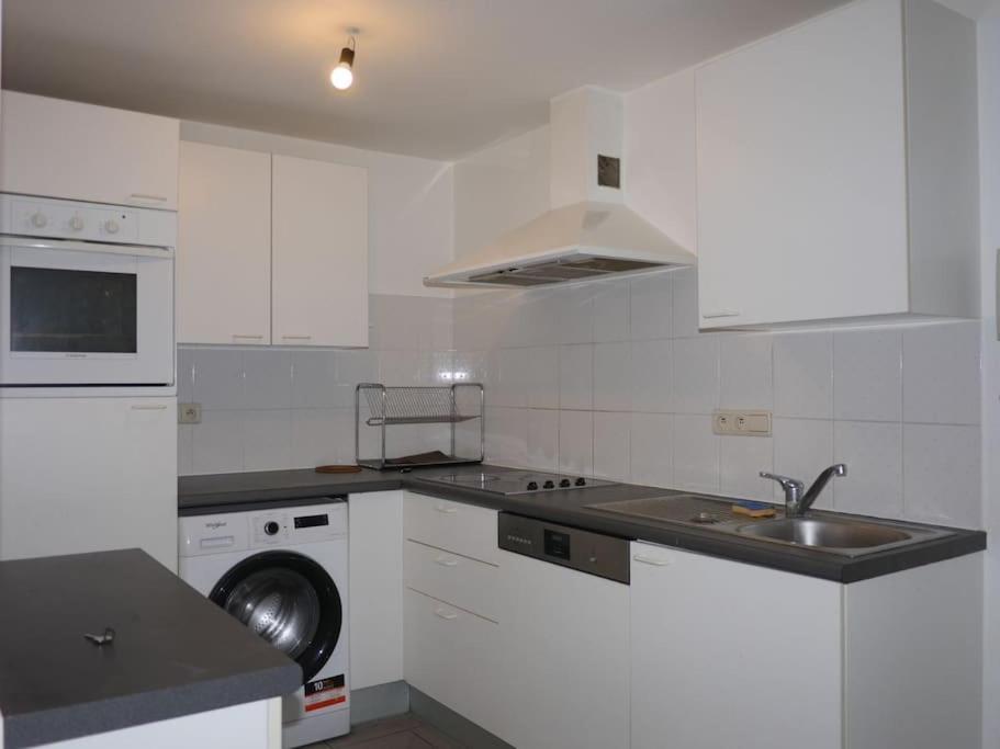 Apartment Beautiful 1br/1bar In E.u. District Brüssel